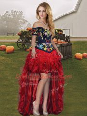 Nice Red And Black Ball Gowns Off The Shoulder Sleeveless Organza Floor Length Lace Up Embroidery and Ruffles Quinceanera Dresses