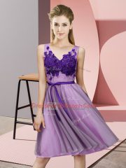 Customized Lavender Tulle Lace Up V-neck Sleeveless Knee Length Dama Dress for Quinceanera Appliques
