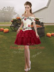 Comfortable Off The Shoulder Sleeveless Prom Dresses Mini Length Embroidery and Ruffled Layers Wine Red Organza