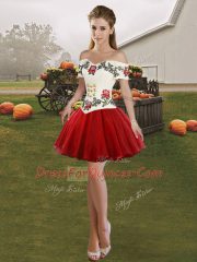 Off The Shoulder Sleeveless Lace Up Vestidos de Quinceanera White And Red Organza