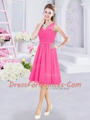 Luxury Sleeveless Knee Length Lace and Ruching Side Zipper Court Dresses for Sweet 16 with Hot Pink