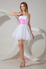 Glamorous White Zipper Strapless Beading Dama Dress Organza Sleeveless