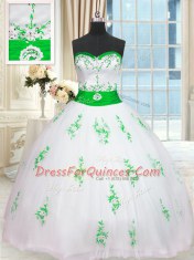 Cute White Tulle Lace Up Sweetheart Sleeveless Floor Length Quinceanera Gowns Appliques and Belt