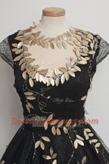 Scalloped Black Zipper Prom Party Dress Appliques Cap Sleeves Tea Length