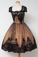 Fitting Black Cap Sleeves Lace Knee Length Homecoming Dress