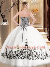 Sweetheart Sleeveless Tulle Ball Gown Prom Dress Embroidery Lace Up