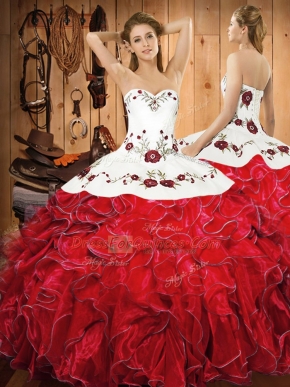 Gorgeous Floor Length Ball Gowns Sleeveless White And Red Quince Ball Gowns Lace Up