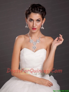 Stunning Rhinestone Alloy Flower shaped Ladies Necklace and Earrings Jewelry Set