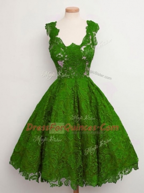 Knee Length Green Quinceanera Court Dresses Lace Sleeveless Lace