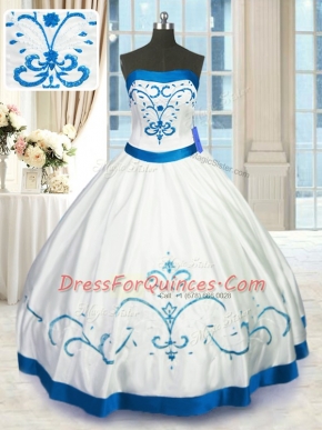 Charming Floor Length White Vestidos de Quinceanera Strapless Sleeveless Lace Up