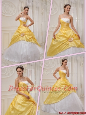 2016 Perfect Ball Gown Strapless Quinceanera Dresses in Yellow
