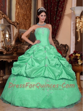 Classical Quinceanera Dresses In Wine Red Ball Gown Strapless With Taffeta and Tulle Appliques