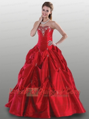 2014 Popular Appliques Quinceanera Gown in Red