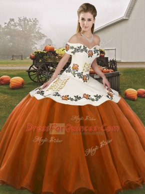 High Quality Rust Red Off The Shoulder Lace Up Embroidery Sweet 16 Quinceanera Dress Sleeveless