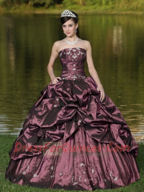 Custom Size Strapless Appliques Ball Gown Dress with Beaded Decorate in Burgundy