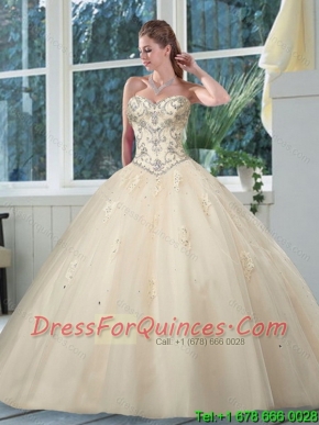 2015 Luxurious Sweetheart Ivory Quinceanera Dress with Appliques
