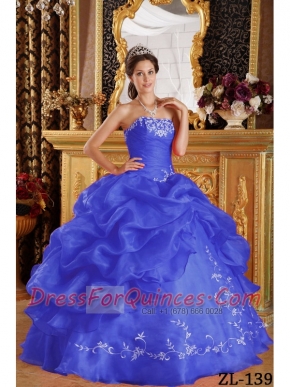 Classical Ryal Blue Ball Gown Strapless With Embroidery Organza For Quinceanera Dresses