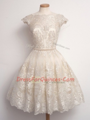 A-line Vestidos de Damas Champagne Scalloped Lace Cap Sleeves Knee Length Lace Up