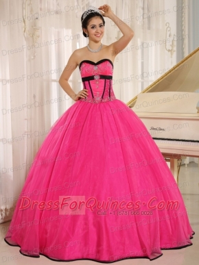 Qunceanera Dress With Hot Pink Sweetheart Beaded Decorate Organza