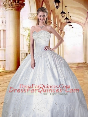 2014 Wonderful Embroidery and Beading Quinceanera Gown in White