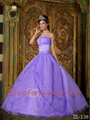 Fashionable Discount Quinceanera Dress In Lavender Ball Gown Strapless With Appliques