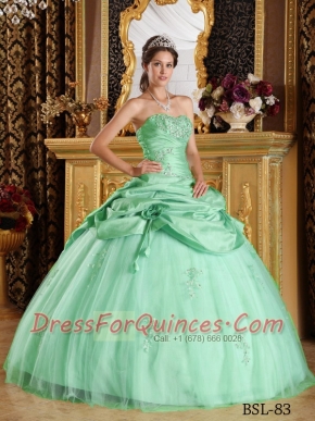 2013 The most Popular Quinceanera Dress In Apple Green With Ball Gown Style And Strapless With Tulle and Taffeta Beading