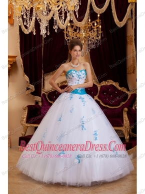 White A-line / Princess Sweetheart Floor-length Tulle Appliques Quinceanera Dress