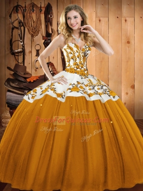 Hot Sale Gold Sweetheart Lace Up Embroidery Quinceanera Dress Sleeveless