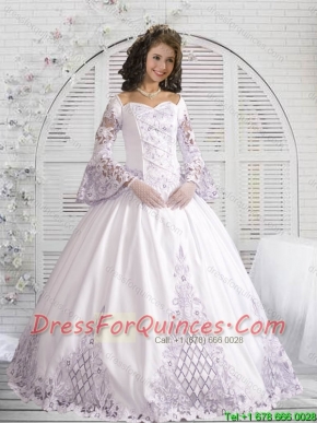 2015 Fashionable Laced Quinceanera Gowns with Hand Made Flowers