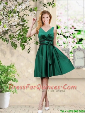 Wonderful V Neck Bowknot Hunter Green Junior Dresses with Knee Length