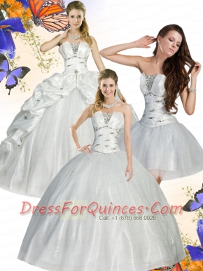 2015 Classical White Quinceanera Dress with Beading and Ruffles