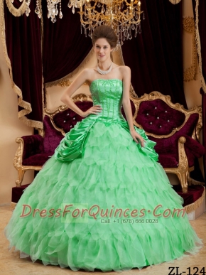 Strraps Ball Gown Taffeta and Organza Pick-ups and Ruffles Apple Green Spring Quinceanera Dresses 2014