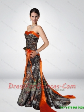 Luxurious Column Strapless Camo Prom Dresses with Hand Made Flower
