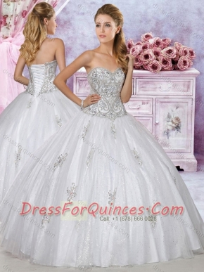 Classical Tulle White Sweetheart Quinceanera Dress with Beading and Appliques