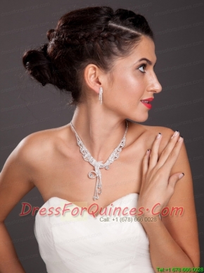 Luxurious Imitation Pearl Ladies' Jewelry Set Including Necklace And Earrings