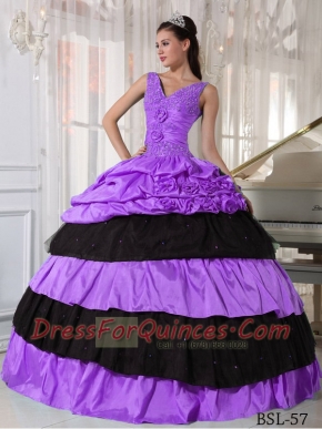 V-neck Lace-up Taffeta Beautiful Quinceanera Dress In Lilac and Black For 2014