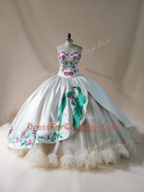 Sweetheart Sleeveless Satin and Tulle Vestidos de Quinceanera Embroidery Lace Up