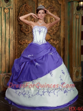 Colourful Discount Quinceanera Dress Strapless With Floor-length Embroidery