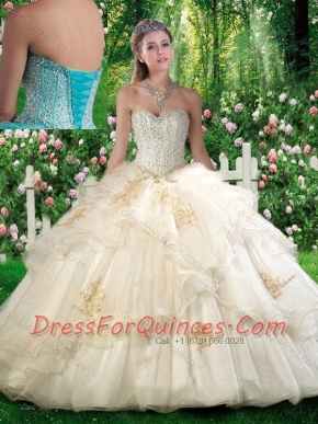 2016 Fashionable Quinceanera Dresses with Beading and Appliques