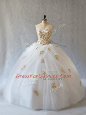 Fashionable Sleeveless Tulle Brush Train Lace Up Sweet 16 Quinceanera Dress in White with Appliques