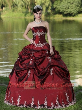 Quinceanera Dress Custom Made Burgundy  Party Wear With Satin Embroidery Decorate