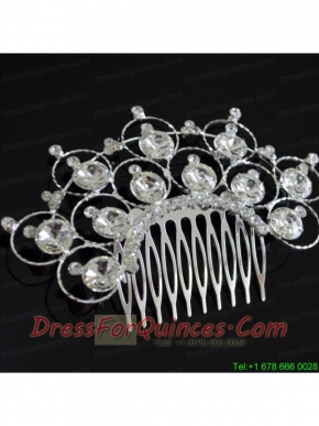 Luxurious Tiara With Delicate Rhinestones Adorned