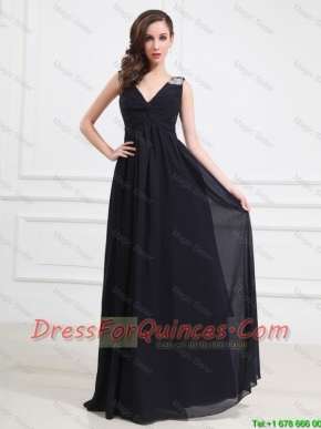 Simple Brush Train V Neck Beaded Prom Dresses in Black
