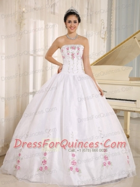 2013 Quinceanera Dress White Embroidery For Custom Made