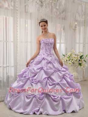 Lavender Ball Gown Strapless 15th Birthday Dresses Taffeta Appliques