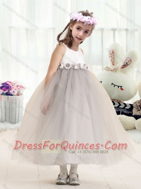 2016 Most Popular Bateau Empire Flower Little Girl Dress with Appliques