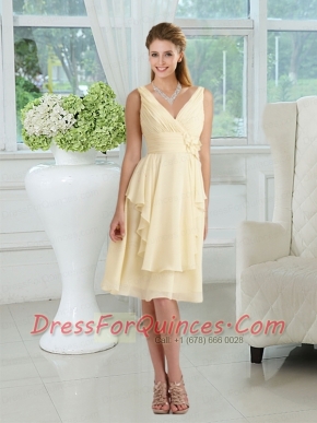 V Neck Empire Chiffon Dama Dress with Knee Length