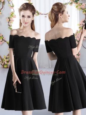 Modest Black A-line Ruching Court Dresses for Sweet 16 Zipper Satin Short Sleeves Knee Length