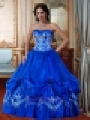Affordable Sweetheart Princess Royal Blue Quinceanera Dresses with Embroidery and Beading For 2014