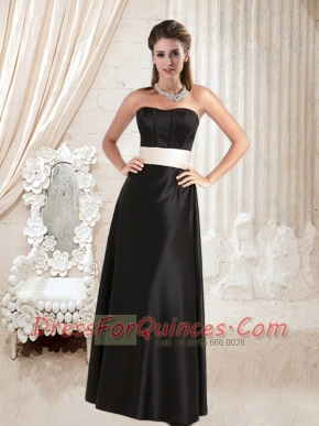 Empire Sweetheart Ruching Belt 2015 Dama Dress in White and Black